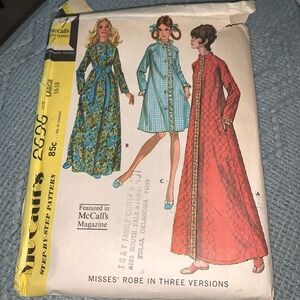 VINTAGE 1970s McCALLS 2696  Robe Misses ~ 3 Versions Sewing Pattern Sz Large Cut
